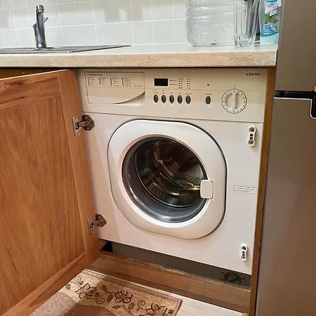 First Line Apartmán *