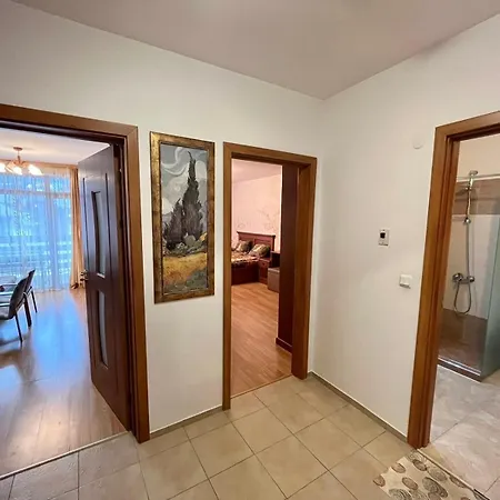 First Line Apartmán *